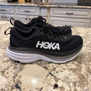 EXCELLENT Used Condition!
Women’s Hoka Bondi 
Size 8